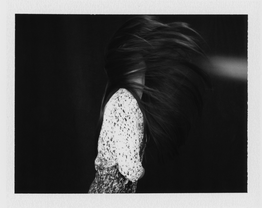 Alexia i min studio fotograferad med polaroid. Fuji 3000b
